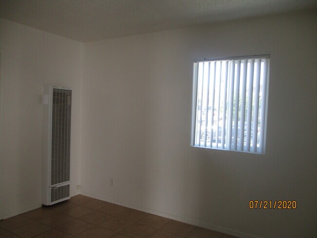 Building Photo - 3235 Collier Ave