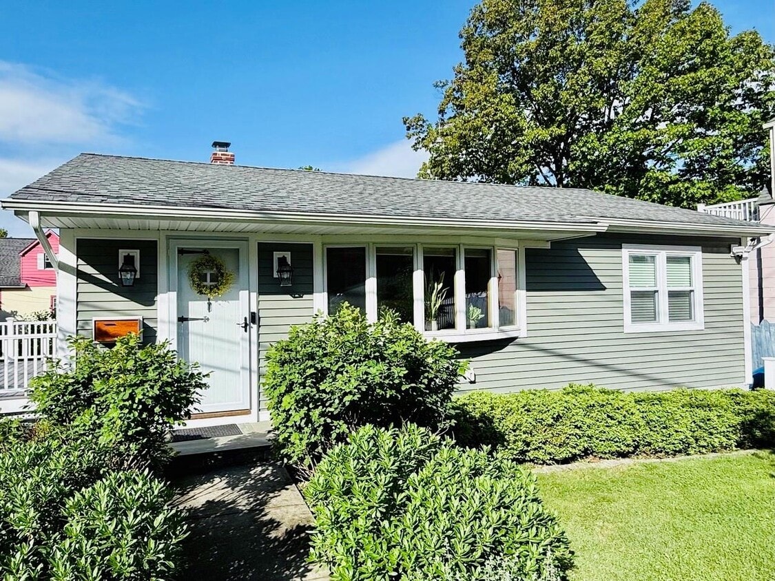 Primary Photo - 81 Cleveland Dr