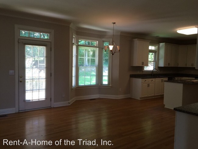 Building Photo - 202 Pearce Dr