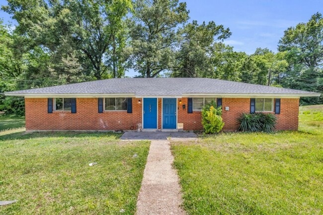 Building Photo - 325 Santa Anita Dr