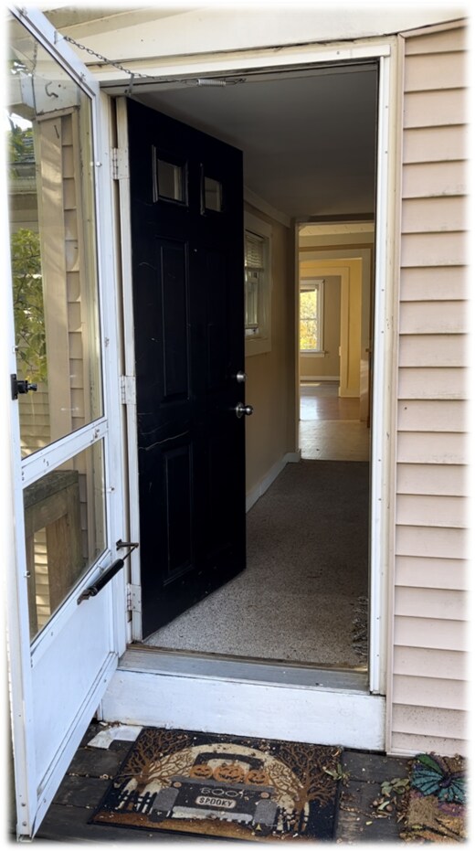 Entrada principal y habitación extra1 - 149 Mechanics St