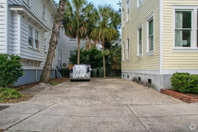 Building Photo - 201 Broad St