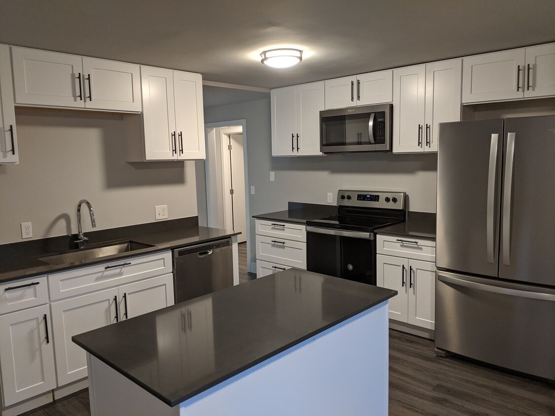 931 N 104th St Unit 931, Seattle, WA 98133 Apartment for Rent in