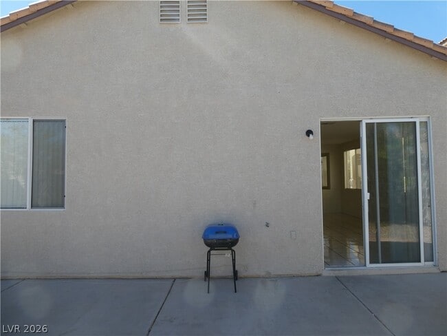 Building Photo - 9890 Ridgehaven Ave