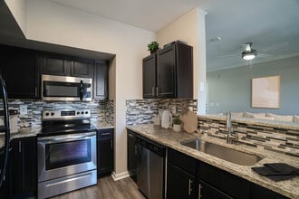 Building Photo - Oxmoor Apartments