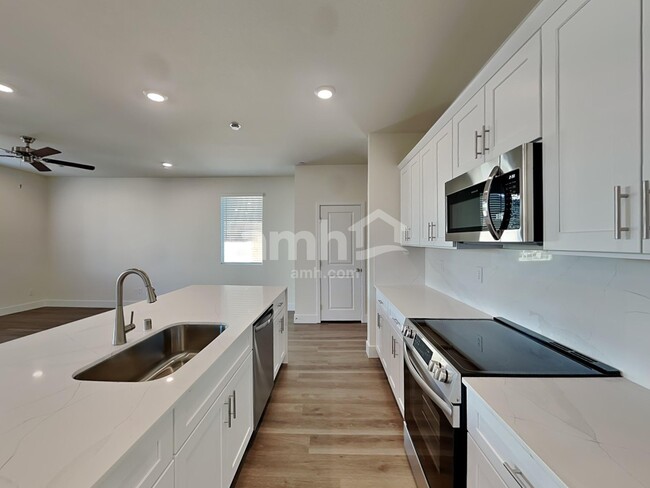 Building Photo - 262 Dahlia Rachel Pl
