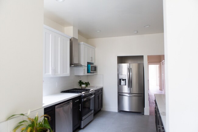 Building Photo - 667 Ashbury St