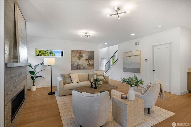 Foto del edificio - Modern Farmhouse Luxury in Coveted Matthews Beach Available NOW!