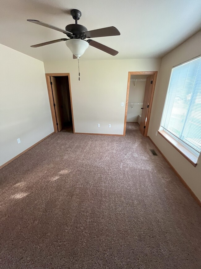 Dormitorio principal - 1480 Palisades Dr