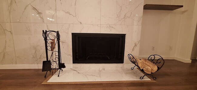 Foto del edificio - Luxurious 2-Bed, 2-Bath Condo with Spectac...