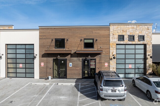 Building Photo - Park East II