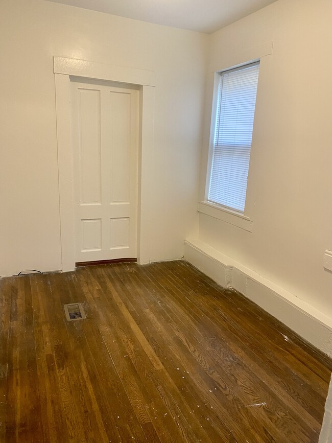 Building Photo - 7 Court St