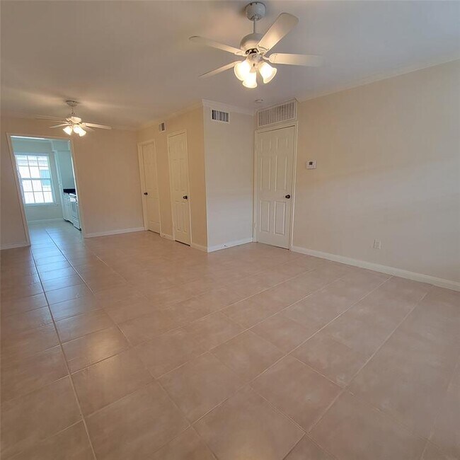 Building Photo - 1223 Augusta Dr
