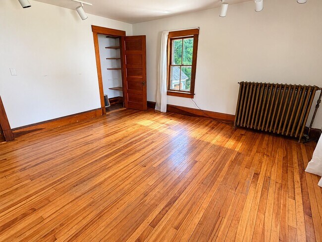 Foto del edificio - 58 Oak St