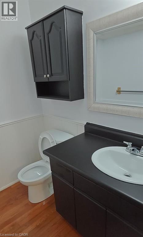 Photo du bâtiment - 72 Stone Church Rd W