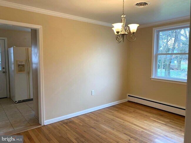 Building Photo - 110 N Colonial Dr