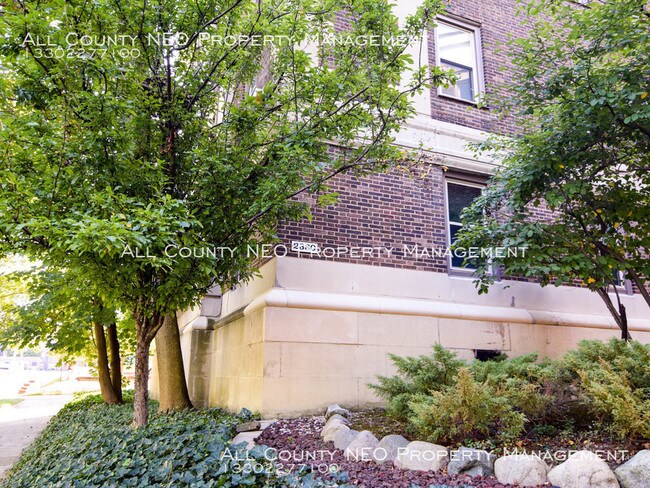 Building Photo - 2330 Euclid Heights Blvd