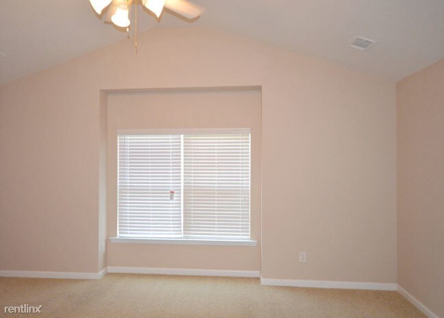 Building Photo - 3364 Estes Dr