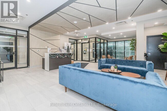 Building Photo - 60 Charles St W