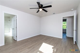Building Photo - 802 White Meadow Ln