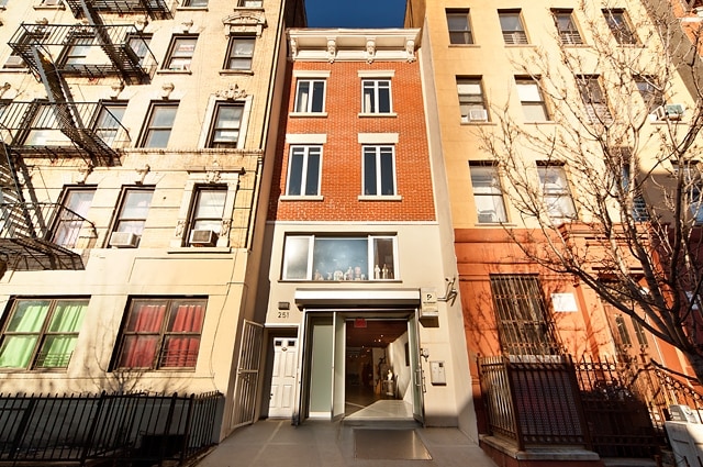 Primary Photo - 251 E 110th St