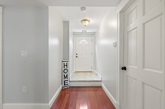 Building Photo - 15 Millmont St