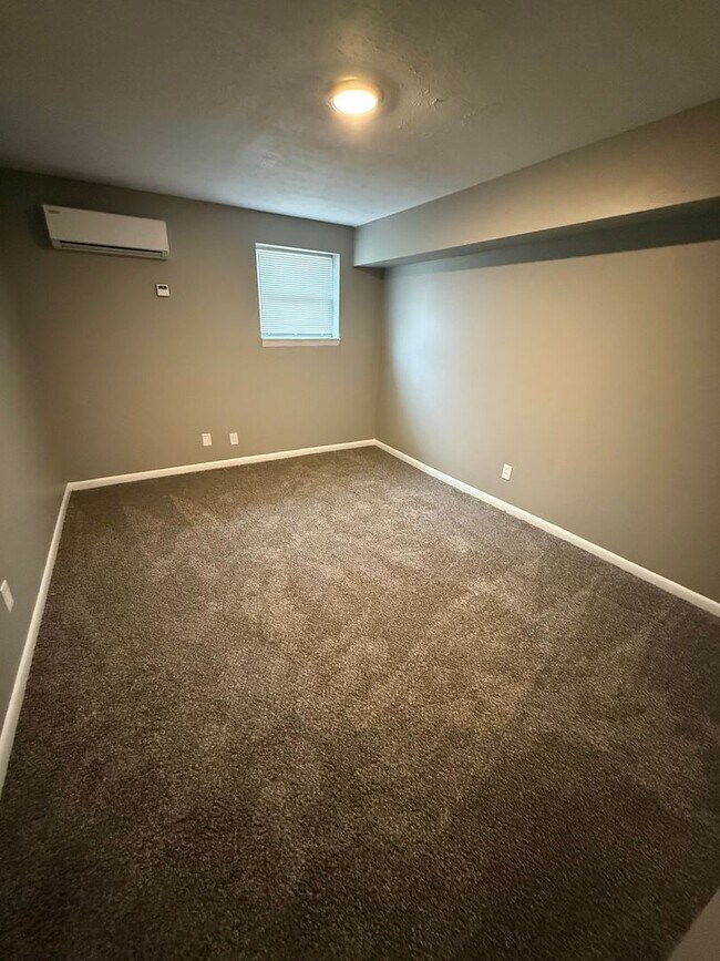 Building Photo - 2082 Fairmont Ct