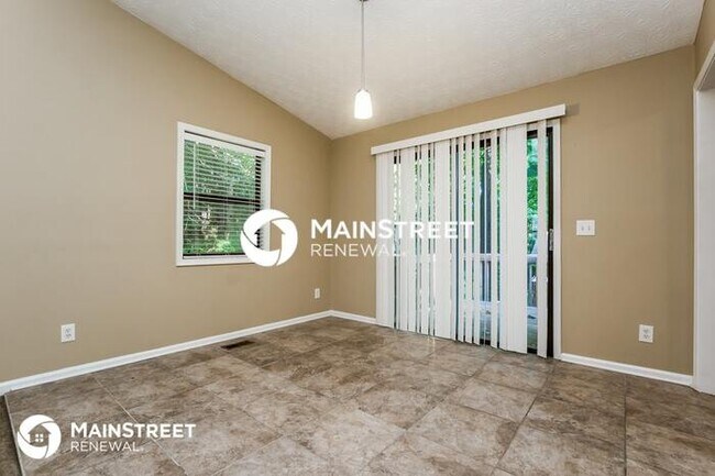 Building Photo - 5 Bedroom Pet-Friendly Home in Kennesaw, GA with Main Street Renewal