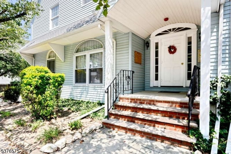 Primary Photo - 133 Center St