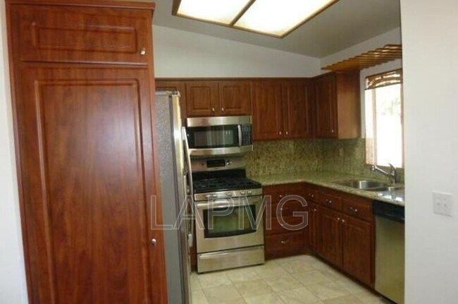 Foto del edificio - 23201 Sherman Way