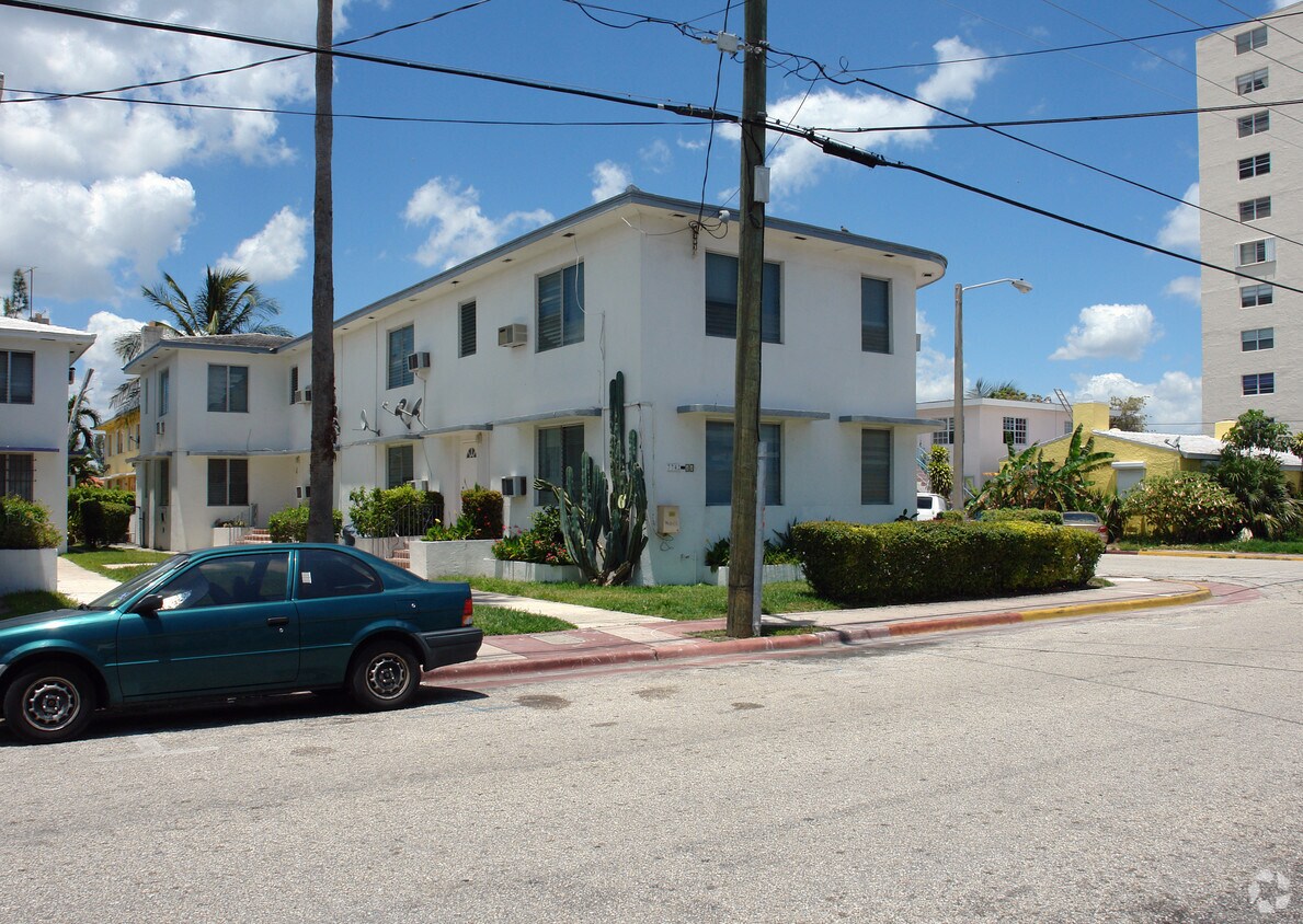 Building Photo - 7742 Byron Ave