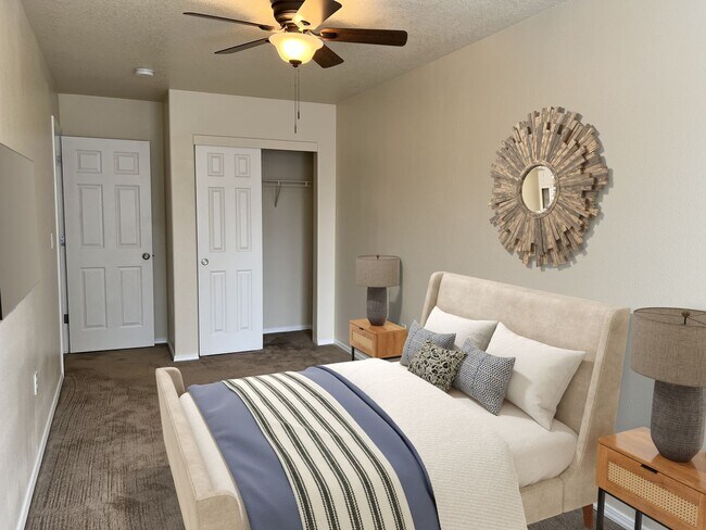 Building Photo - 3/2.5 Townhome with walking trails outside backyard!