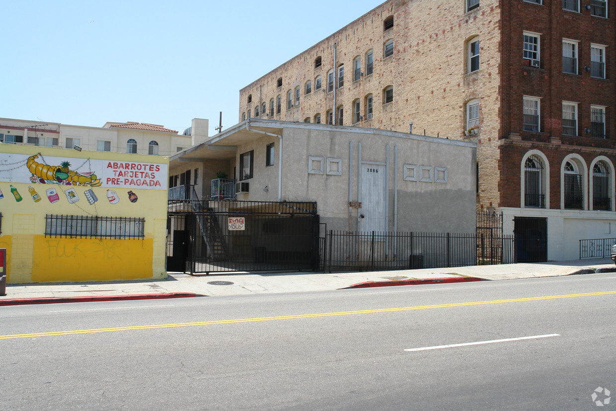 Primary Photo - 2886 W 7th St