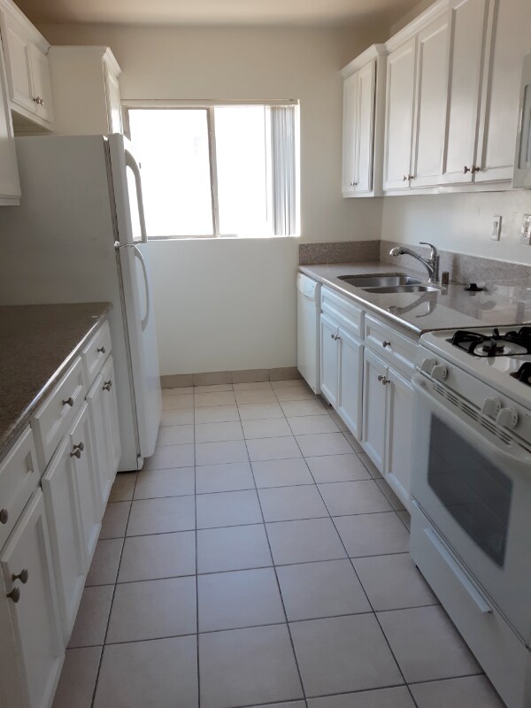 Foto del edificio - 4450 Murietta Ave