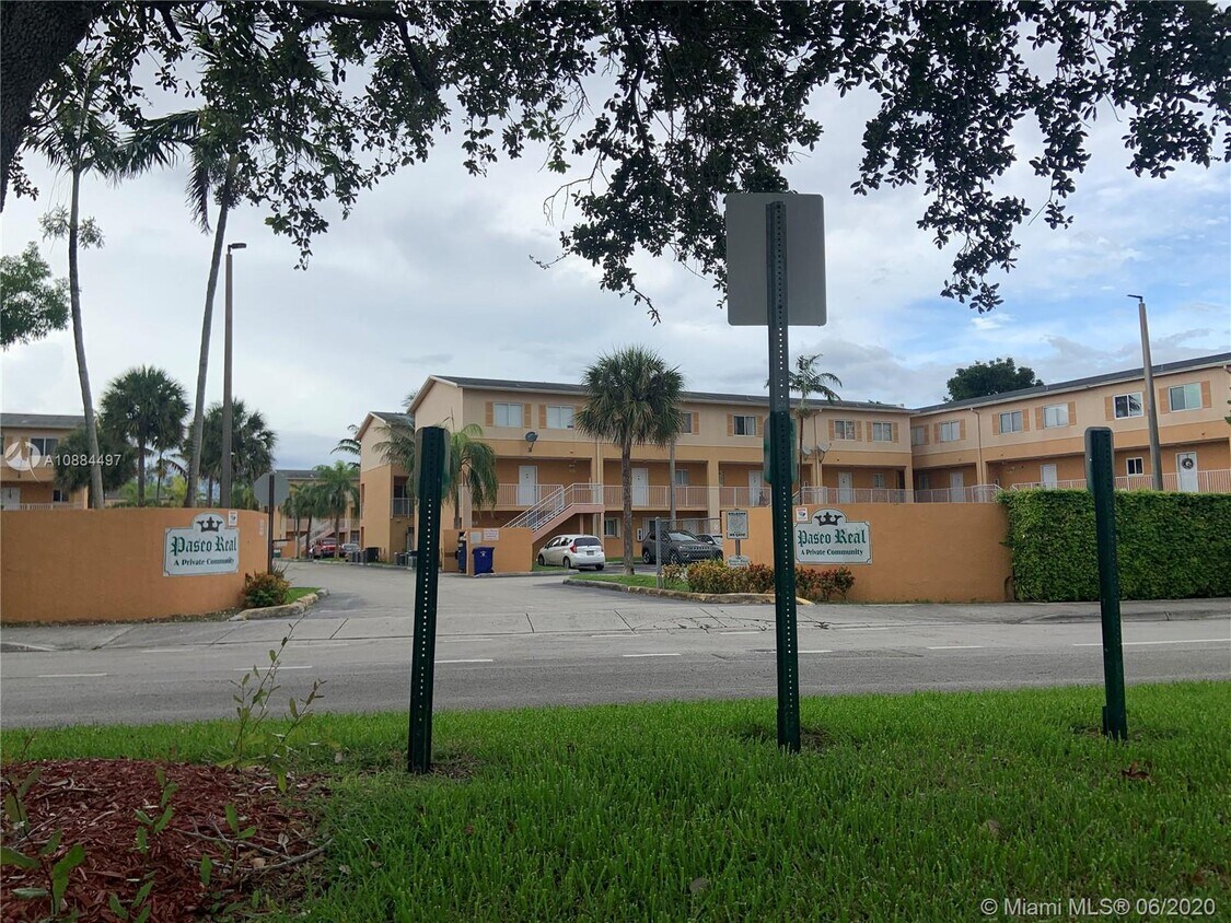 6255 SW Kendale Lakes Cir Unit 226, Miami, FL 33183 Room for Rent in