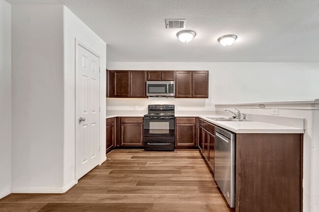 Building Photo - 184 Red Clover