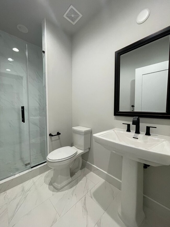 Building Photo - BRAND NEW LUXURY TOWNHOUSE IN CHEVY CHASE