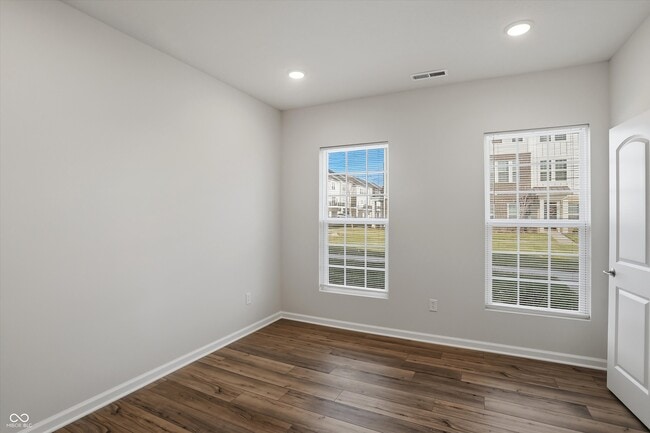 Foto del edificio - 14573 Elsmere Ln