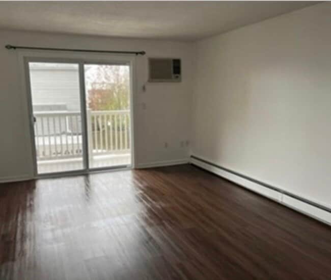 Foto del edificio - 12 Cox Ct