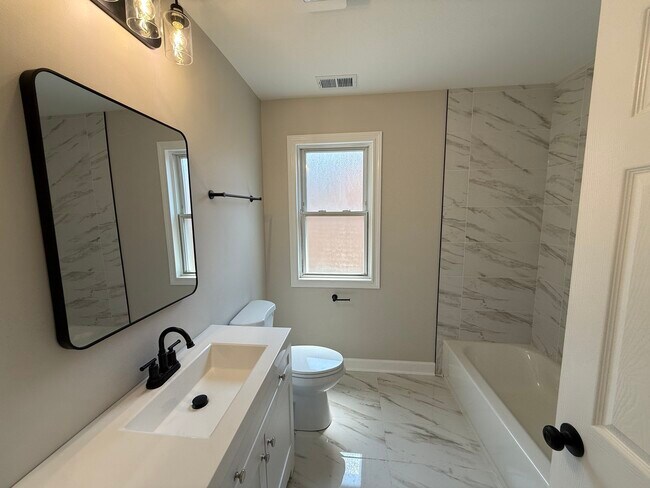 Foto del edificio - 1637 Elmwood Ave