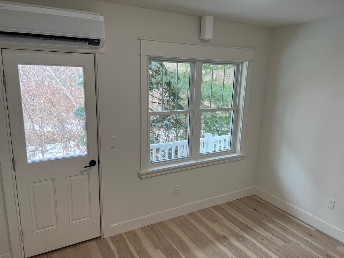 95 Barrett Street, Northampton, MA 01060 Townhome Rentals in