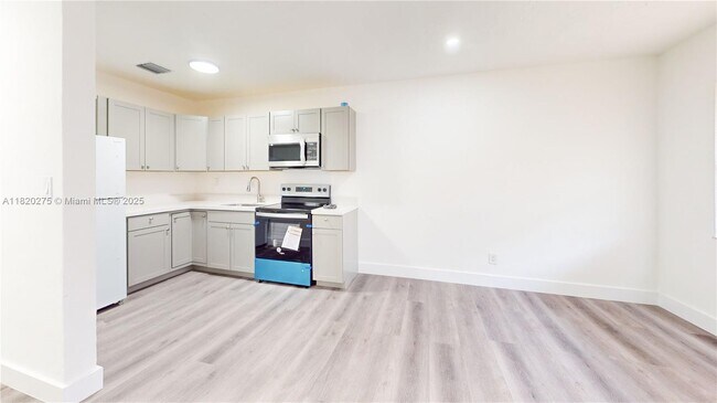 Foto del edificio - 3016 NW 2nd St
