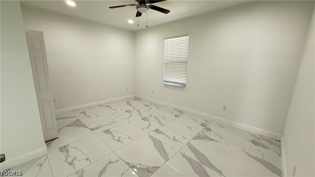 Foto del edificio - 508 Bell Blvd