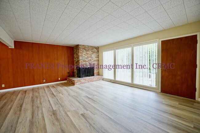 Foto del edificio - 6 Eden Ln
