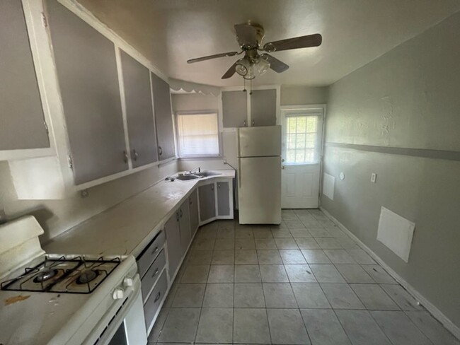 Building Photo - 1209 Lillius St