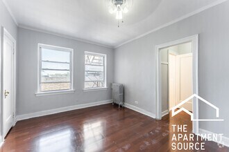 Building Photo - 6930 N Greenview Ave