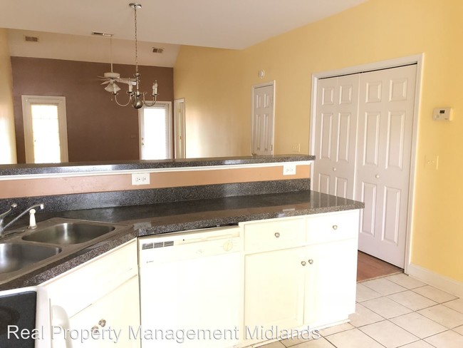 Building Photo - 3 br, 2 bath House - 805 Summit Sq