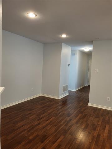 Foto del edificio - 6925 Planters Row Dr