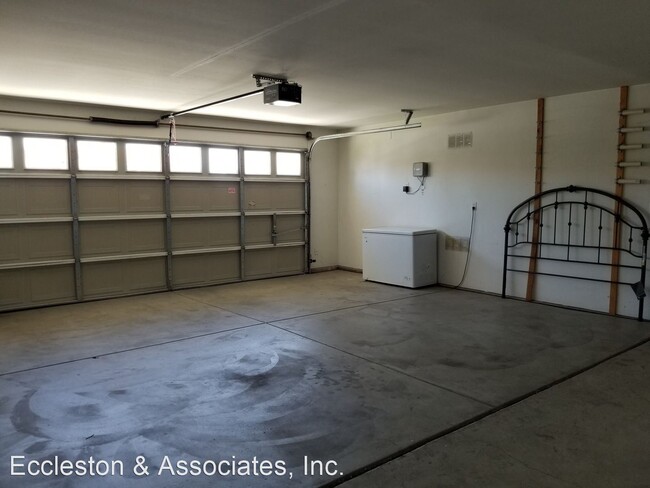 Foto del edificio - 2 br, 2 bath House - 9810 Portland Rose