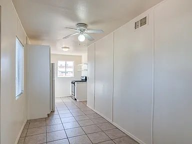 Foto del edificio - 3206 E Bellevue St